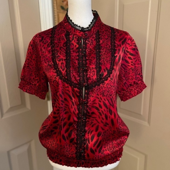 Forever21 vintage red & black satiny mock neck lace trim button front top. Sz M - Picture 1 of 9